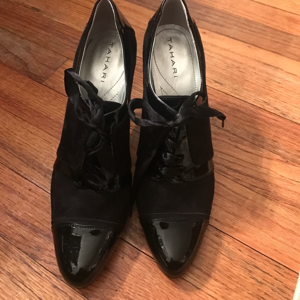 Black Tahari heels